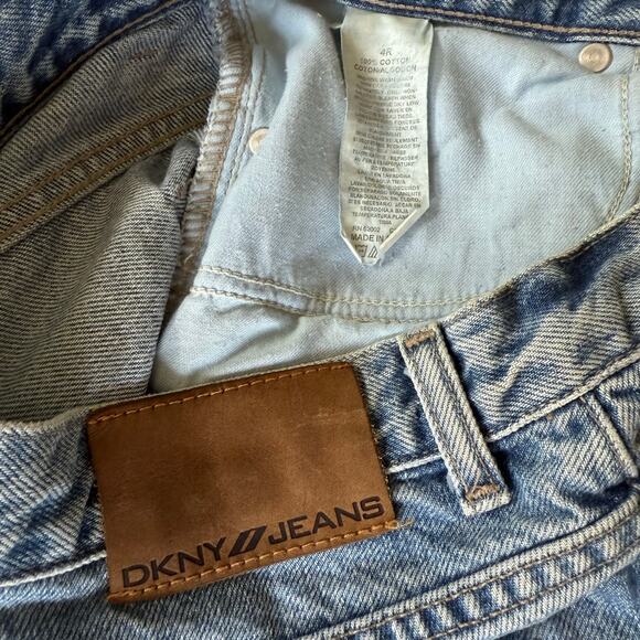 Vintage DKNY Jeans 4R High Rise Straight Leg Light Wash 100% Cotton 90s Y2K - Picture 11 of 16